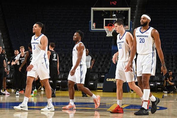 瑞银投资 手感不佳也能做出贡献！勇士后场新星在场上的作用还是相当突出的